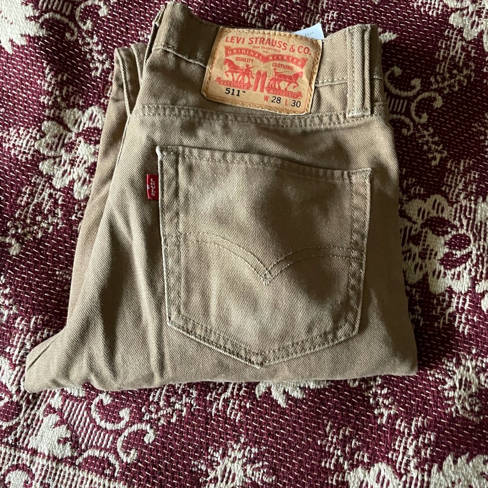 levi’s straight leg khaki pants